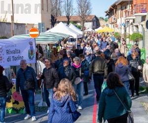 Rivalta, folla tra i cento banchi della Fiera 