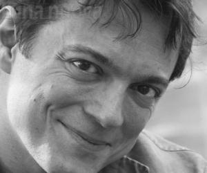 La prosa senza limiti: "Il processo" di Kafka col pubblico bendato
