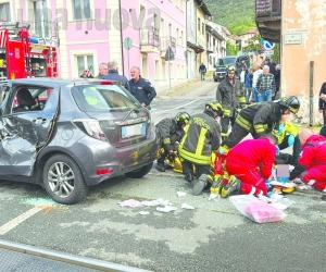 Borgone, rimane "pizzicato" fra i binari: anziano ferito