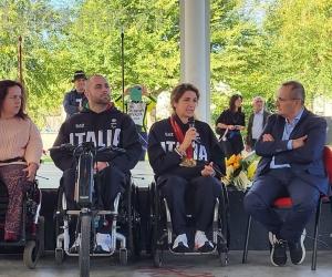 Rivalta abbraccia la sua campionessa paralimpica