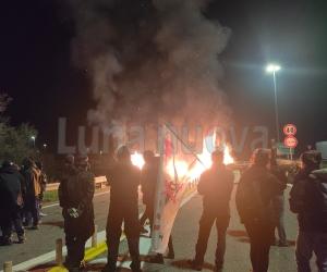 Susa: in corso lo sgombero del presidio No Tav di San Giuliano a colpi di lacrimogeni