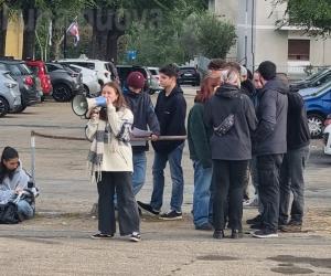 Accorpamento Rosa-Ferrari, studenti in piazza