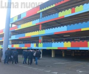 Beinasco, il centro commerciale si trasforma in opera d'arte