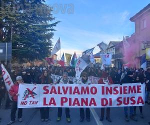 «Salviamo la piana di Susa»: anche 15 sindaci in corteo