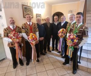 Venaus, le spade scongiurano la nevicata con il rito del vin brulè