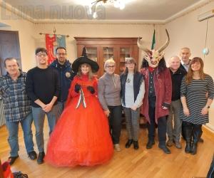 Reano, Carnevale salvato dal colorato albero delle mascherine