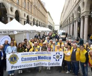Pianezza, la piazza si trasforma in un ambulatorio a cielo aperto