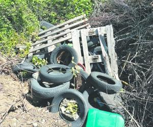 Novalesa, una discarica abusiva sul Cenischia