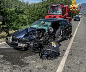 Chianocco: scontro fra due auto sulla statale 25, tre feriti