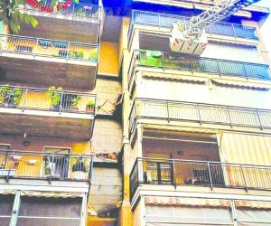 Collegno, paura a Savonera: un forte boato, poi il crollo nel palazzo