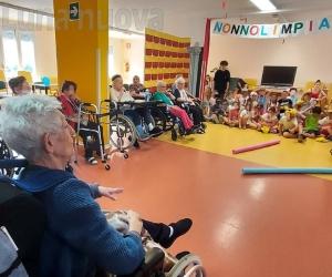 Volvera, gli ospiti della Rsa si sfidano nelle "NonnOlimpiadi"