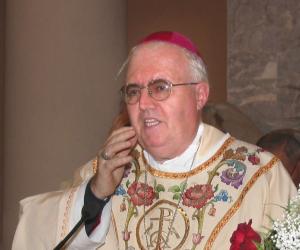 Oggi il funerale di monsignor Cesare Nosiglia, "pastore degli ultimi"