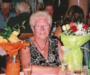 Alpignano, festa per i cento anni della "Nonna del balcone"