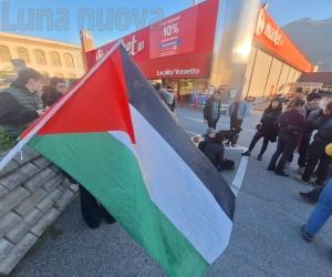 Chianocco: sit-in pro Pal, bloccato il Carrefour