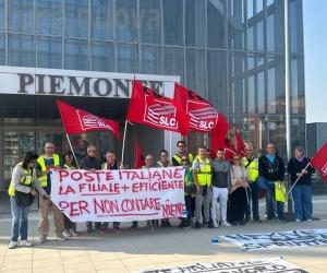 Grugliasco, presidio addetti Postalcoop in Regione 