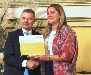 Alpignano, un premio per l'impegno di mamma Francesca