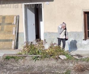 S.Giuliano, pietra tombale sulle case