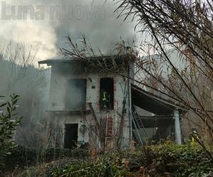 S.Antonino: a fuoco una casa disabitata in borgata Vignassa