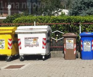 Avigliana, rifiuti: arrivano i bidoni per l&rsquo;olio