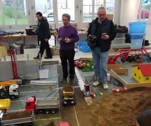 Grugliasco, grandi e piccoli a bocca aperta di fronte ai mini capolavori