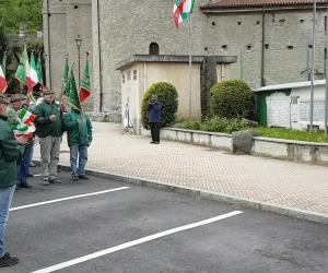 Vaie: l'onore ai caduti per i 90 anni di fondazione del gruppo Alpini