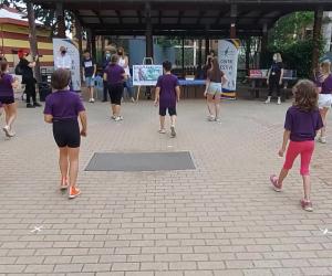 Shade fa una sorpresa ai ragazzi dei centri estivi