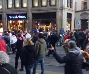 8 dicembre No Tav: risuona "Bella Ciao" per le vie di Torino