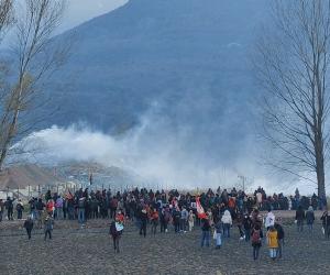 8 dicembre No Tav: fuochi d'artificio e lacrimogeni alle recinzioni di S.Didero