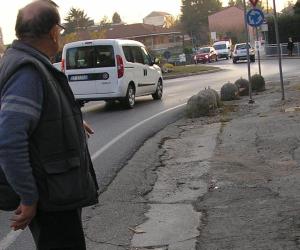 Un marciapiede nuovo come regalo di Natale