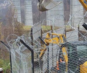 Ltf alza il suo muro sulla Maddalena