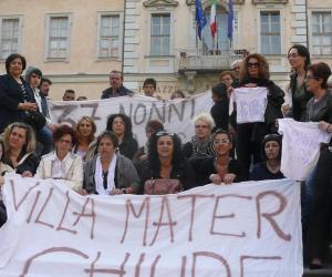 Rivoli, «Non sposteremo i nonni da Villa Mater»