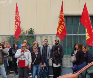 Picchetto a oltranza davanti all'Alfaplast