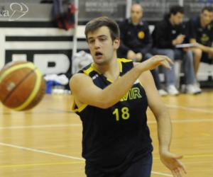 Basket, un derby pazzesco: l'Atlavir da -11 alla vittoria su Giaveno
