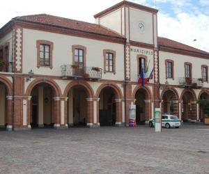 Corsa a otto per un posto da sindaco