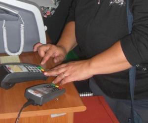 Col bancomat tra i banchi di scuola