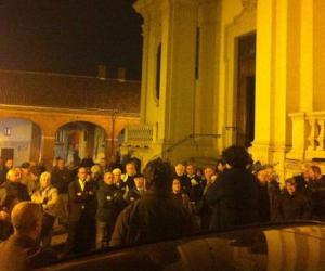 Domiciliari nella casa da rimuovere: la città scende in piazza per la legalità