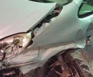 L'inseguimento finisce di schianto contro il guard-rail