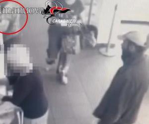 Seguiva le anziane in Posta e poi le rapinava: preso in flagrante
