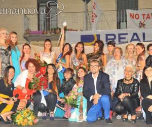 S.Ambrogio: Miss Meliga, Sara danza la nona