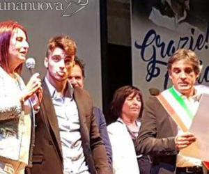 L'abbraccio caloroso di Rosta a Fabio Basile