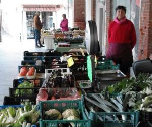 Piossasco, in piazza Diaz torna il mercatino dei prodotti locali