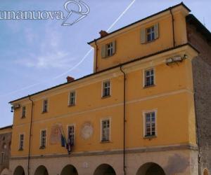 REDAZIONE IN PIAZZA Avigliana sonnecchia aspettando i candidati