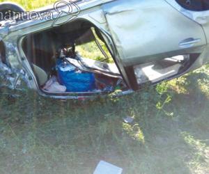Villarfocchiardo: sorpassi azzardati, auto si ribalta