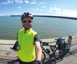 In viaggio da Londra a Condove: un "cervello" in bicicletta