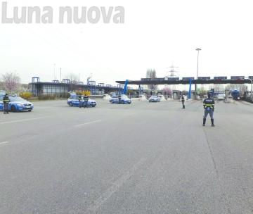 Beinasco, caos all&rsquo;autogrill: quattro arresti