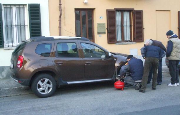 Secondo raid di gomme tagliate