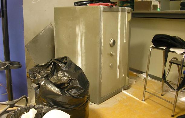 La cassaforte svaligiata