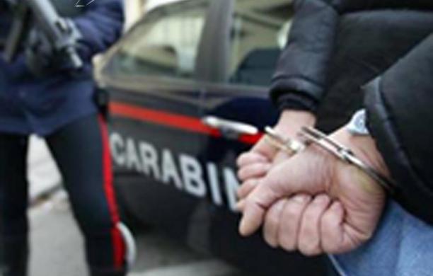 Dopo l'incidente picchiano l'altro automobilista