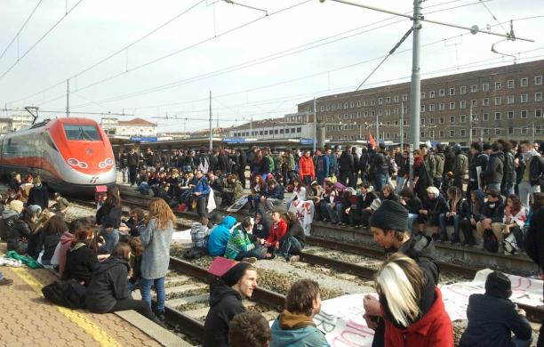 Corteo di studenti No Tav, in 200 a Torino