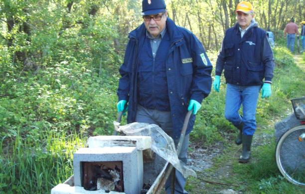I volontari al lavoro a Beinasco